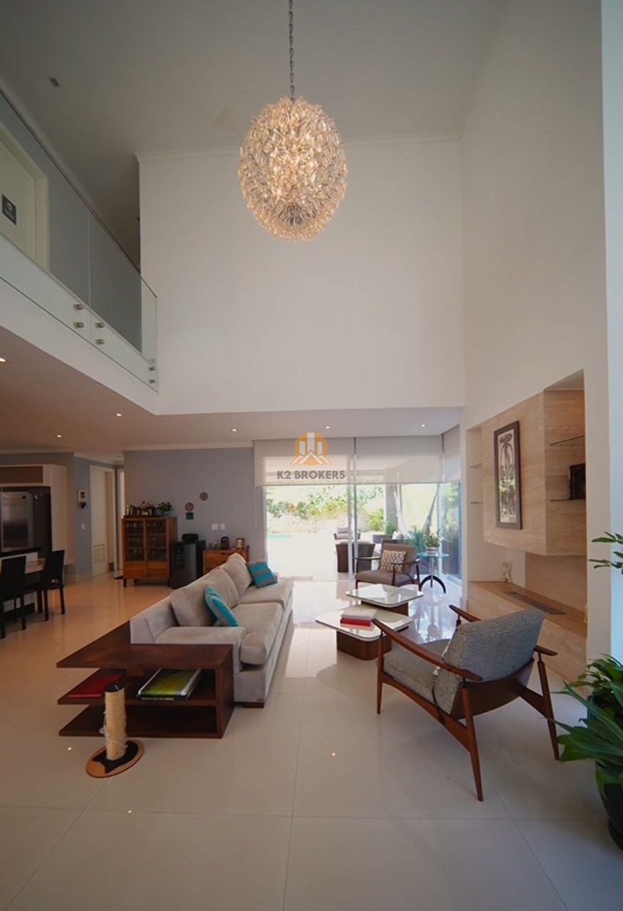  - Imóvel de luxo à venda em Santana de Parnaíba-SP: 4 suítes, 4 vagas de garagem, 386m²