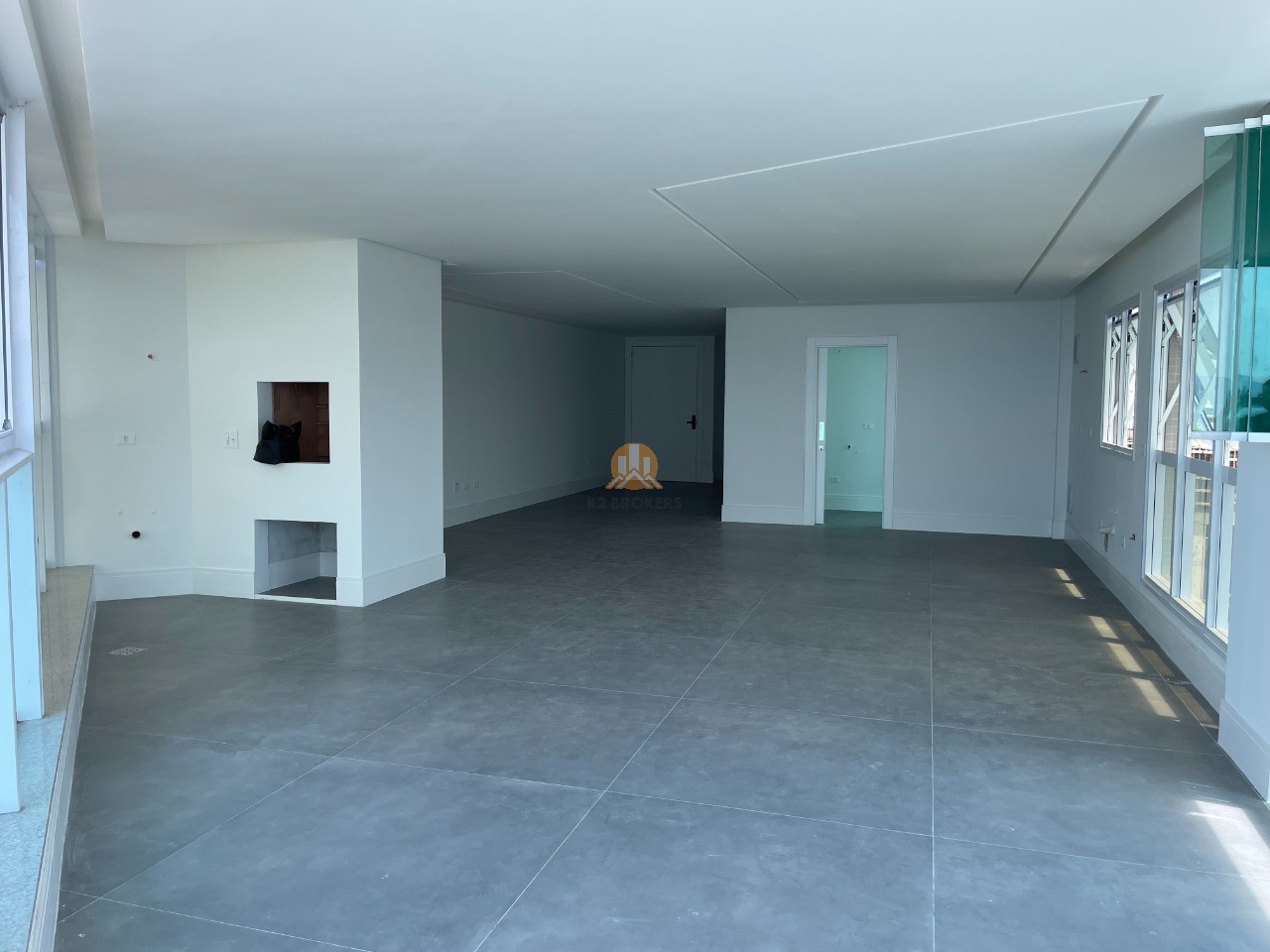  - Apartamento de Luxo à Venda em Itapema-SC: 4 Suítes, 4 Vagas de Garagem, 172,64 m²