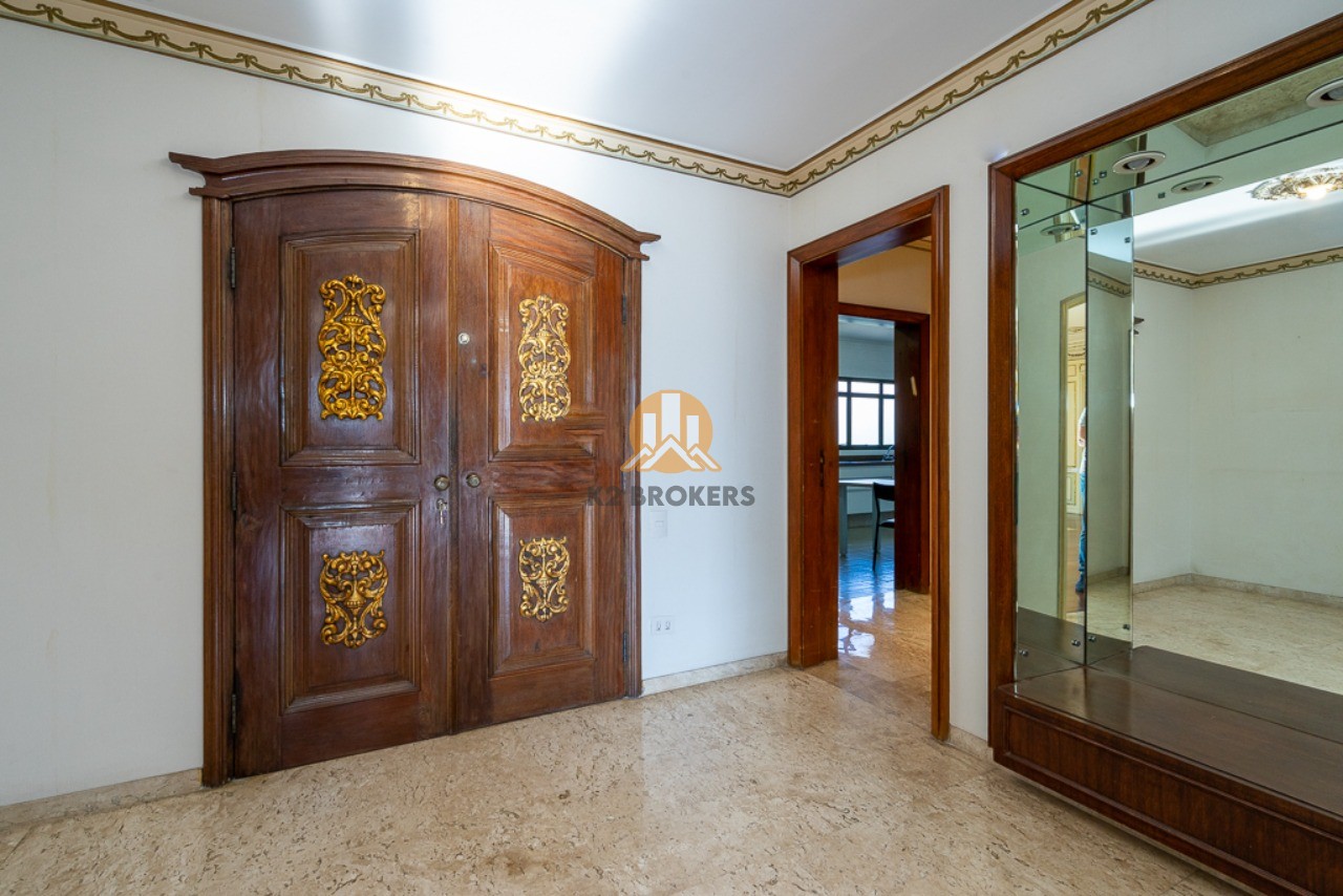  - Imóvel em Higienópolis: Apartamento com 5 quartos e 474m², à venda em São Paulo-SP.