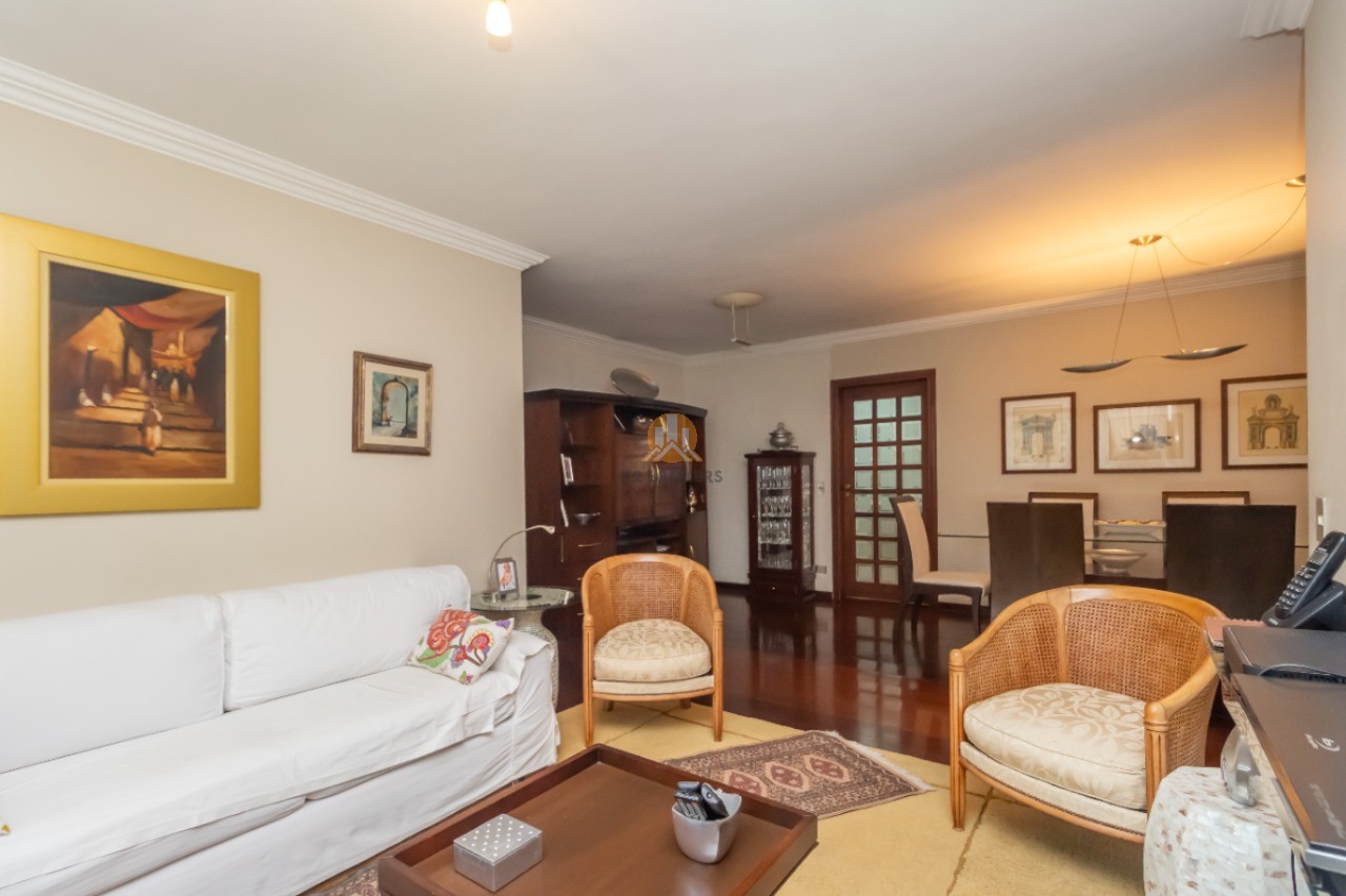  - Apartamento à venda em Moema, São Paulo-SP: 4 quartos, sendo 1 suíte e 2 vagas - 165m²