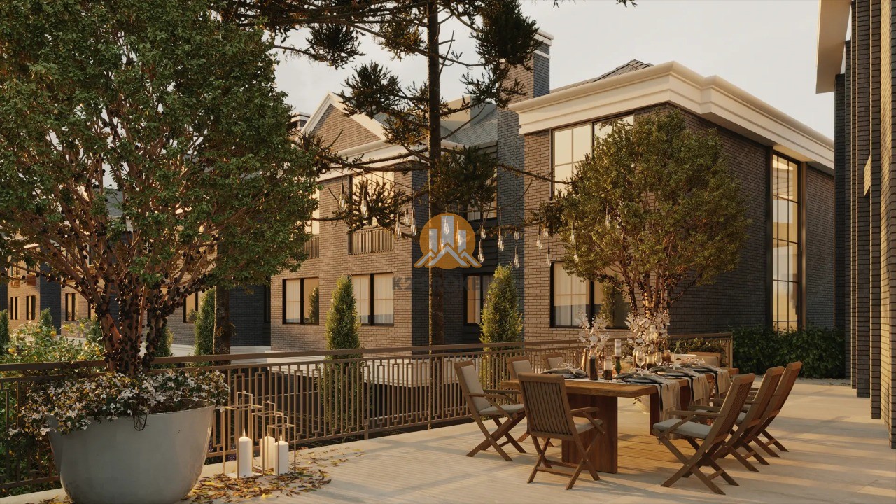  - Casa à venda em Condomínio : 3 Suítes e 2 Vagas - 227m² - Santa Felicidade, Curitiba-PR