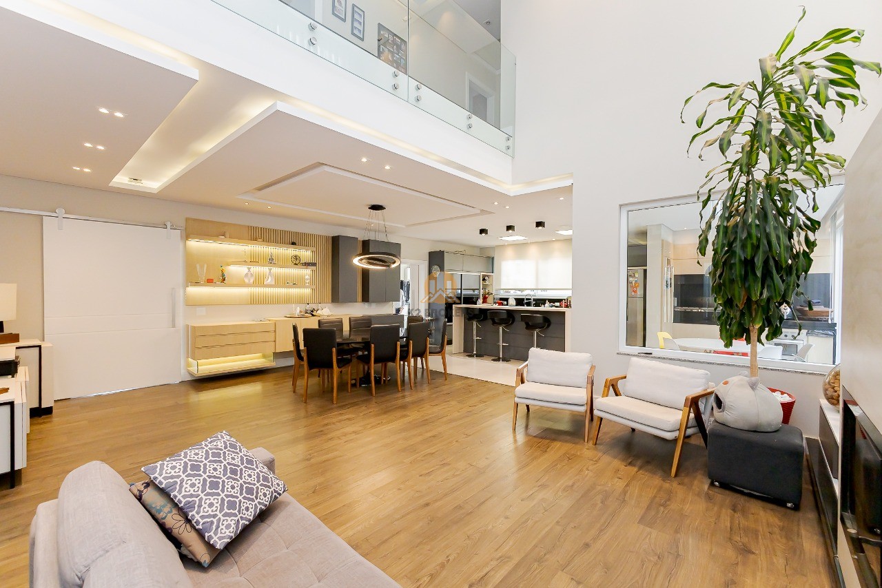 Casa à venda com 4 quartos, 460,00m² - TINGUI,CURITIBA