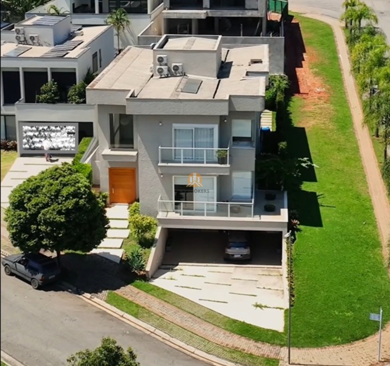 Imóvel de luxo à venda em Santana de Parnaíba-SP: 4 suítes, 4 vagas de garagem, 386m² - K2 Brokers Imóveis