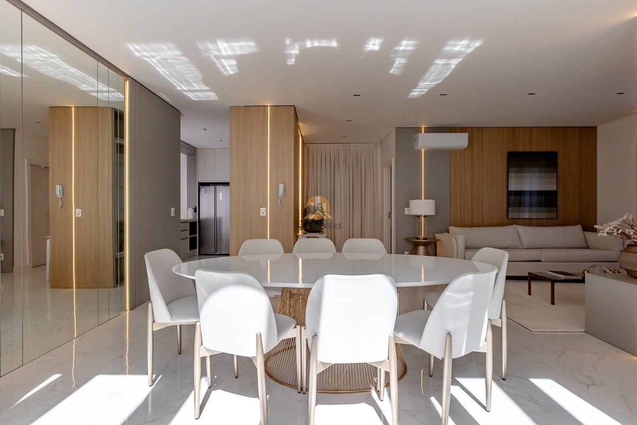 Cobertura à venda com 4 quartos, 250,00m² - Centro,Balneário Camboriú