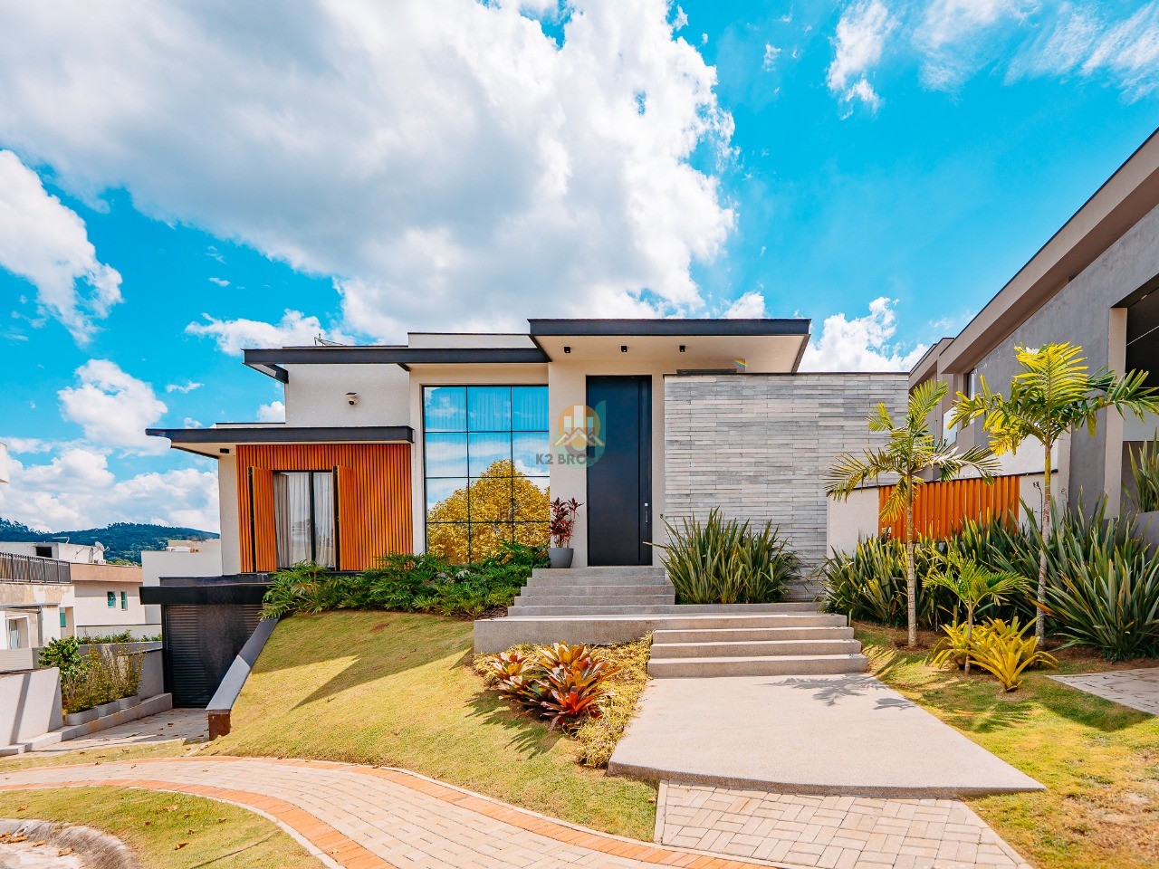 Casa de luxo em condomínio:  4 suítes, 435m² em Santana de Parnaíba-SP, Cidade Tamboré. - K2 Brokers Imóveis