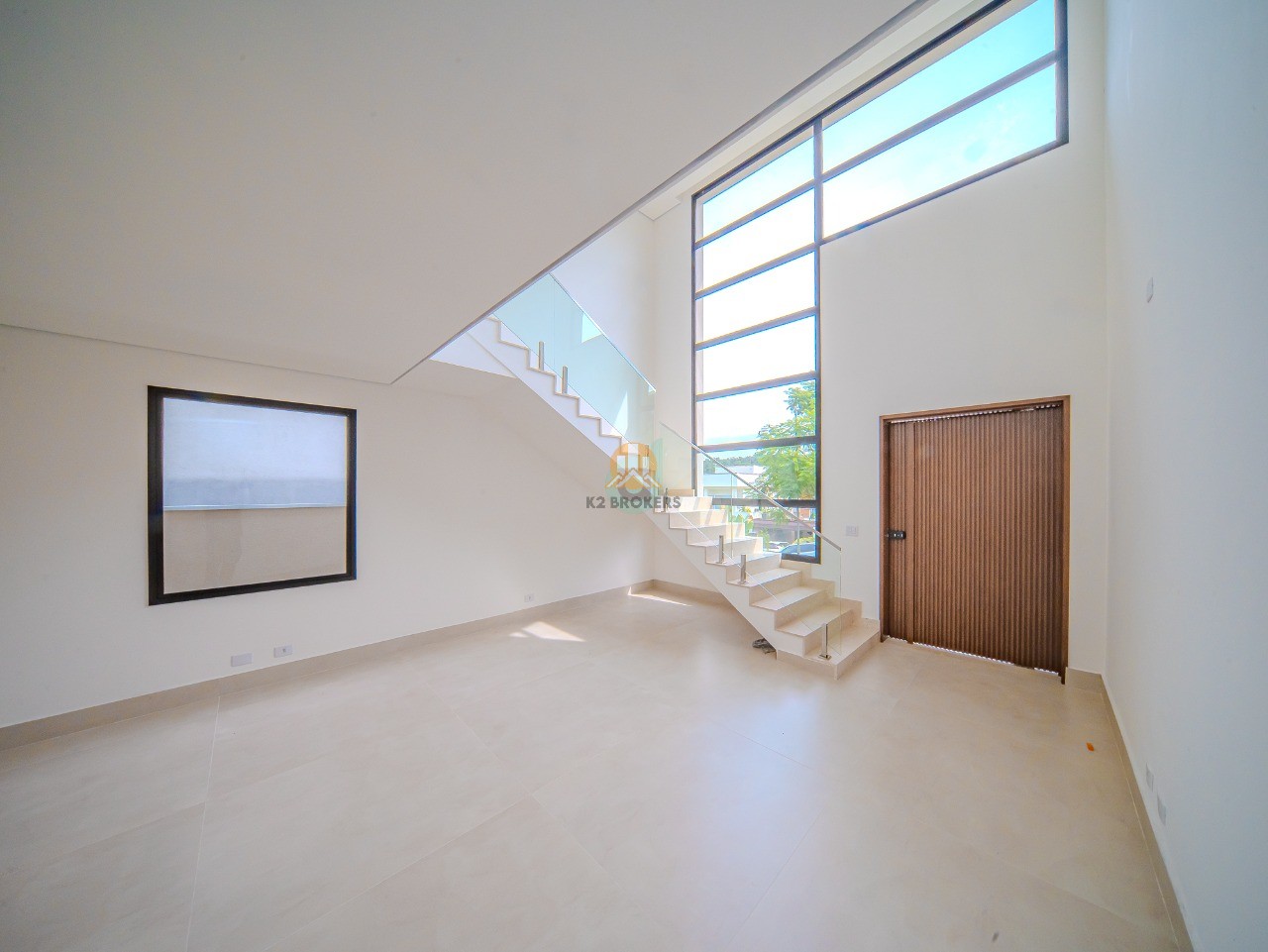  - Casa em Condomínio de Luxo com 4 Suítes e 6 Vagas na Colinas da Anhangüera - Santana de Parnaíba-SP