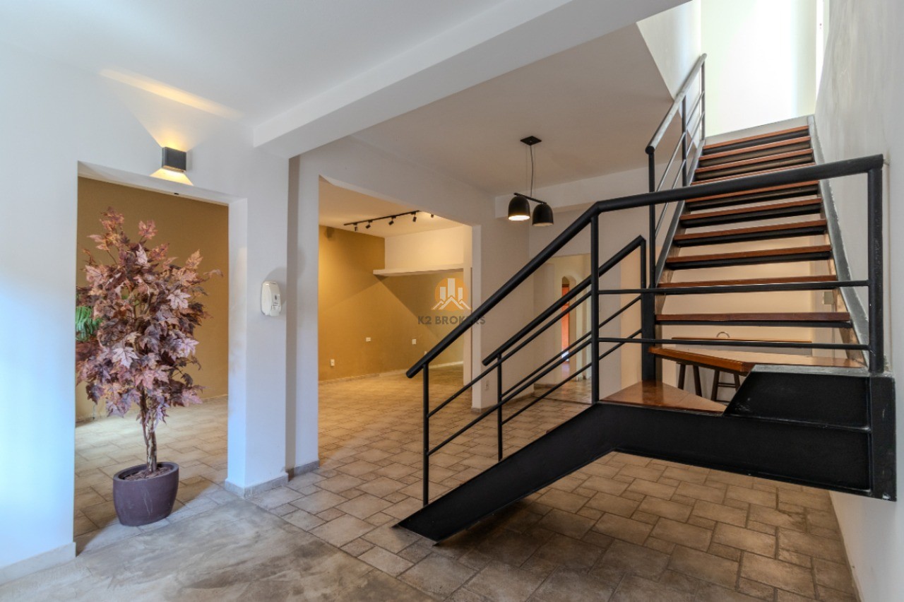  - Casa à venda no Brooklin Paulista, São Paulo-SP: 3 Quartos, sendo 2 suítes e 3 Vagas - 263m²!