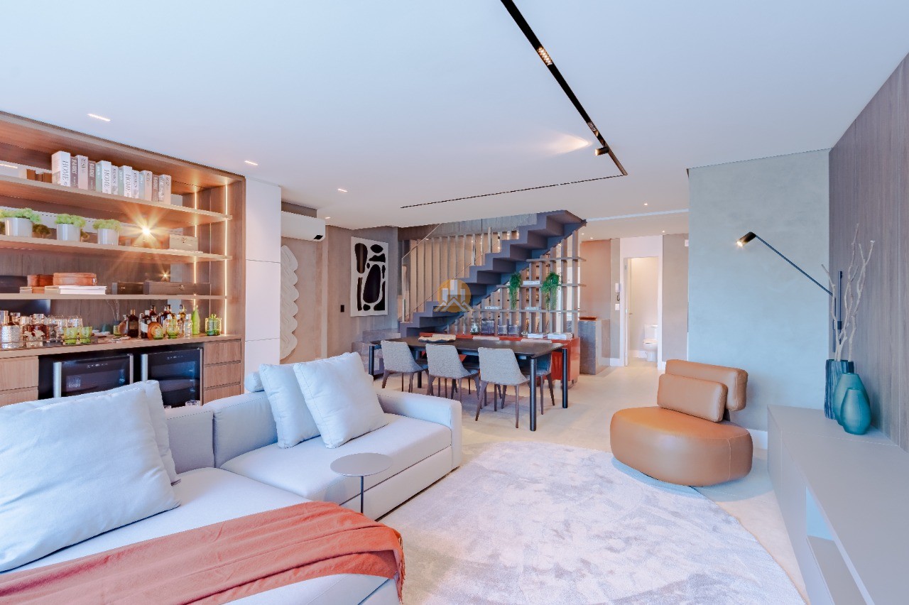 Cobertura à venda com 3 quartos, 216,00m² - CABRAL,CURITIBA