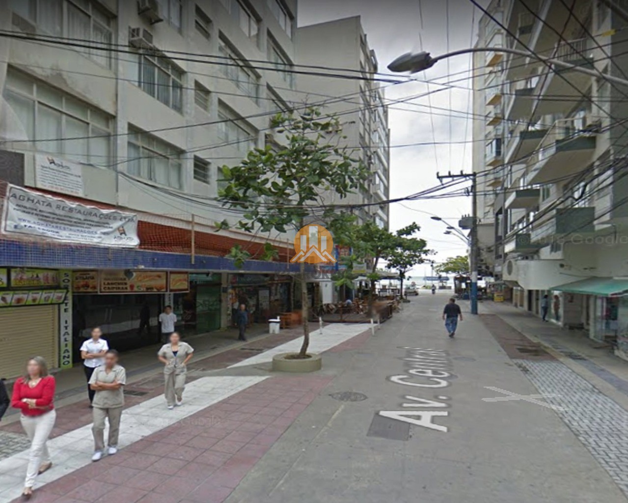  - Apartamento no Centro de Balneário Camboriú-SC: 4 quartos, sendo 2 suítes e 1 vaga de garagem - 170m².