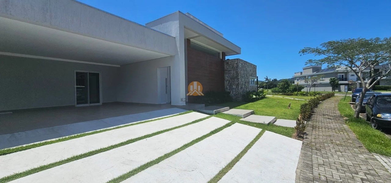  - Luxuosa Casa de 4 Quartos em Condomínio no Centro de Camboriú-SC: 4 Suítes e 4 Vagas . 1.000m²!