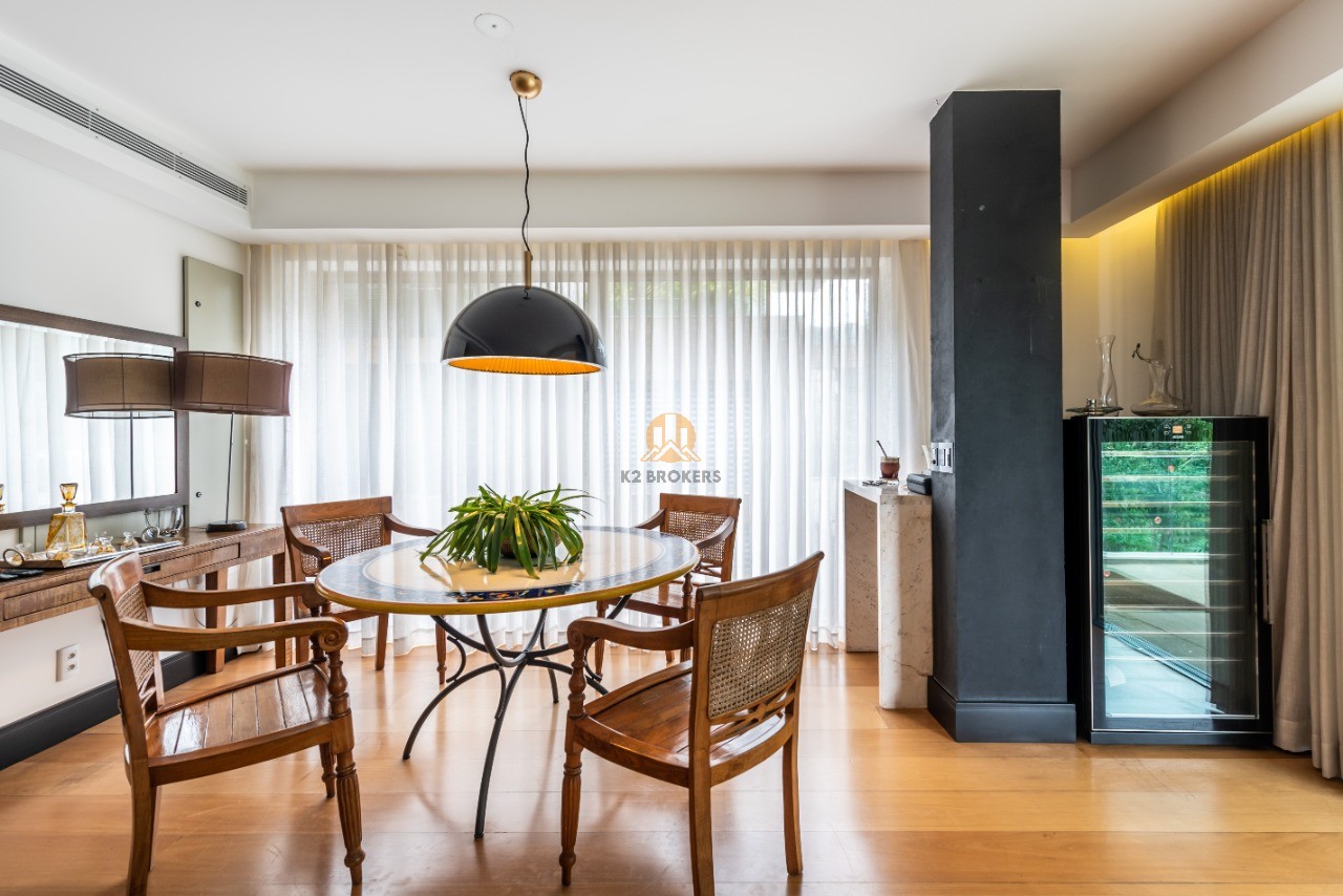  - Casa em Condomínio  em Alto de Pinheiros, São Paulo-SP: 3 Suítes, 4 Vagas, 459m² . Venda ou Locação.