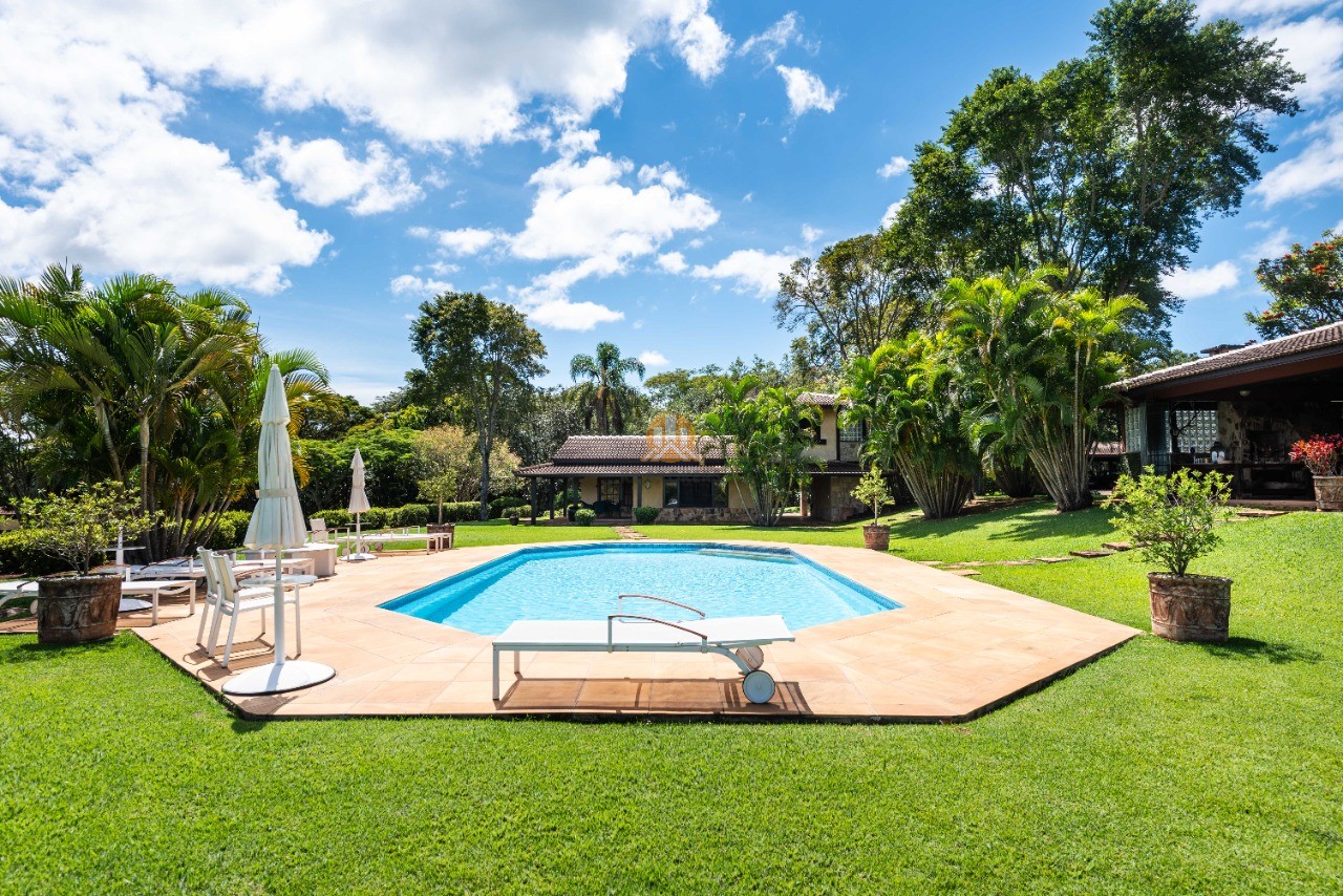  - Sítio de luxo com 9 suítes em Piracaia-SP, com 2.600m² de área!