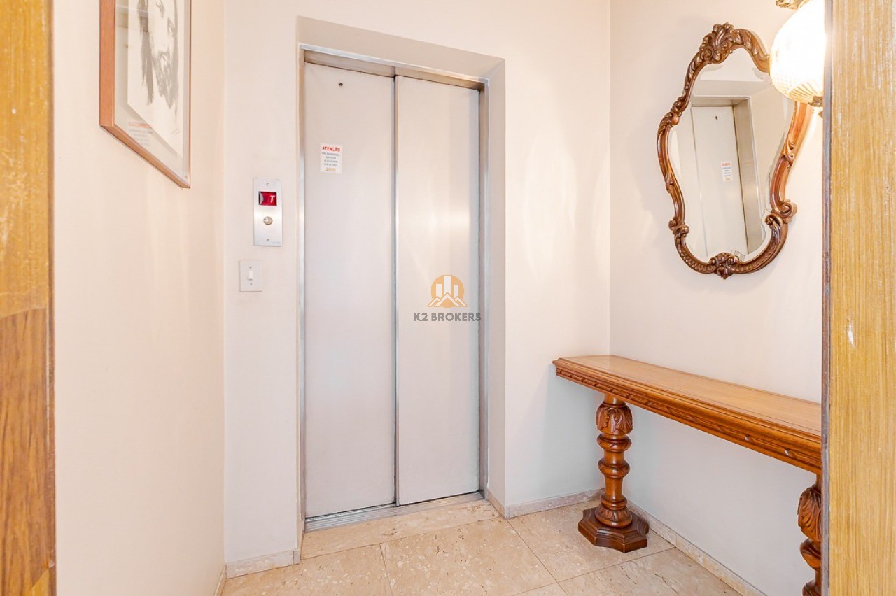  - Apartamento à Venda em São Paulo/SP - 4 Quartos, sendo 1 Suíte, 3 Vagas - Santa Cecília - 166m²