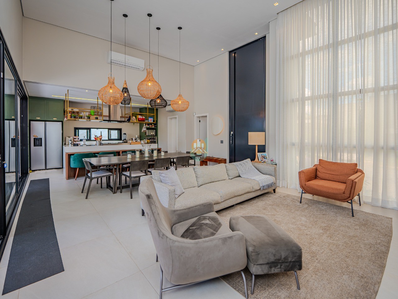  - Casa de luxo em condomínio:  4 suítes, 435m² em Santana de Parnaíba-SP, Cidade Tamboré.