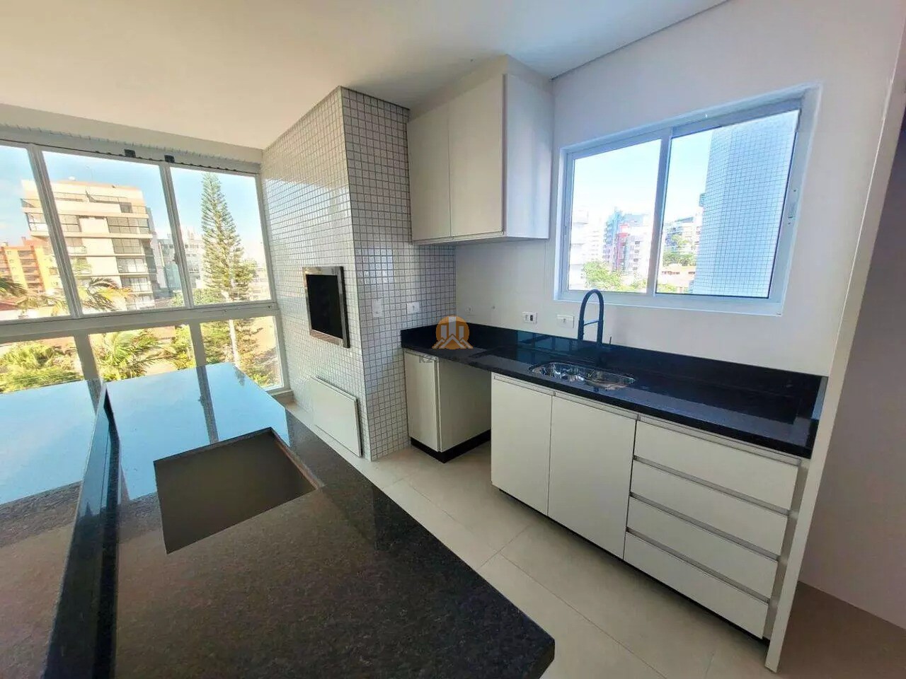 Apartamento à venda com 3 quartos, 120,00m² - Centro,Guaratuba