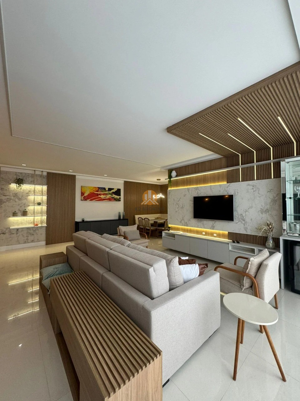 Apartamento de luxo à venda em Porto Belo-SC, no bairro Perequê:  3 suítes e 2 vagas de garagem, 138,65m². - K2 Brokers Imóveis