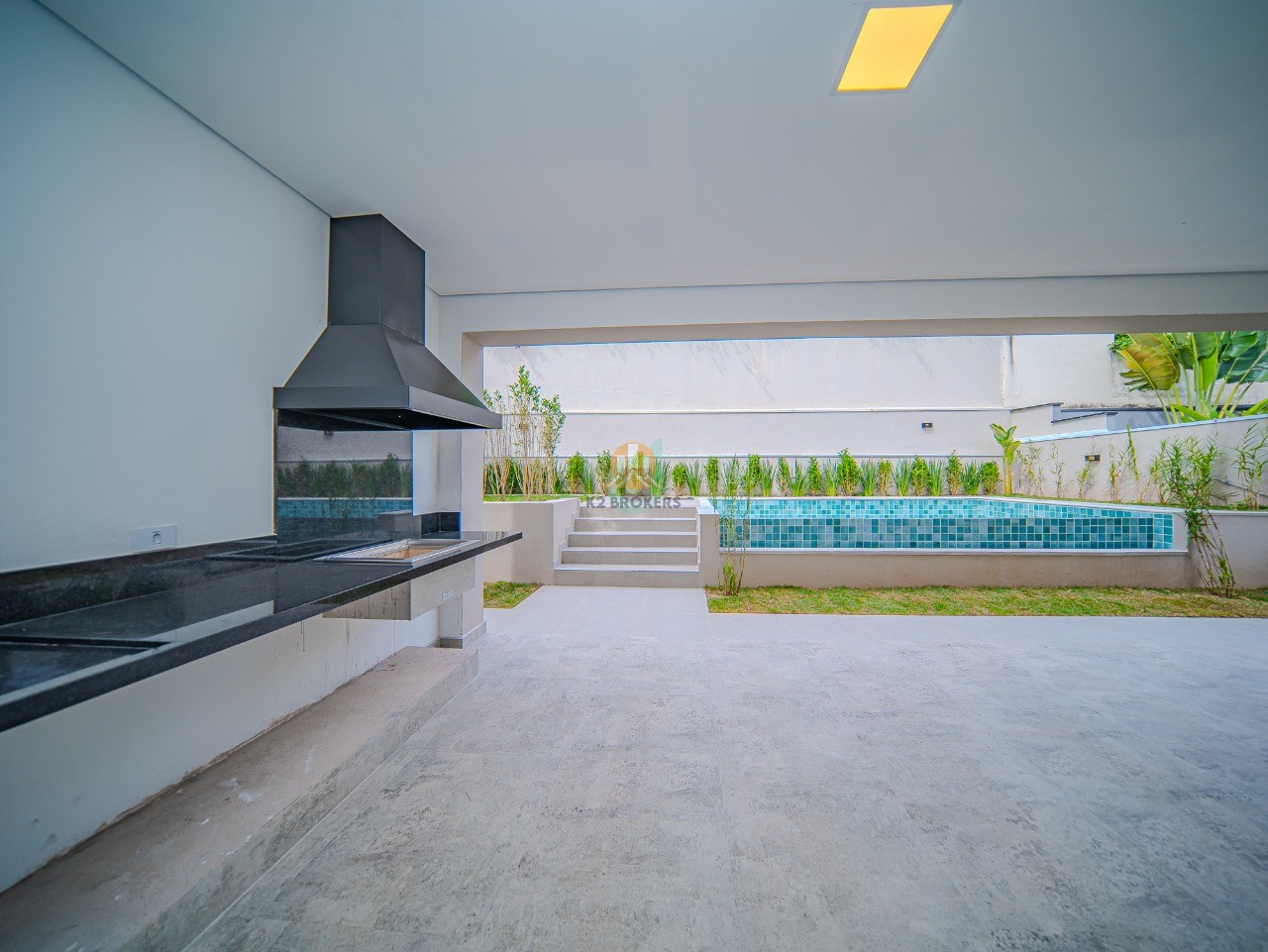  - Casa em Condomínio de Luxo com 4 Suítes e 6 Vagas na Colinas da Anhangüera - Santana de Parnaíba-SP